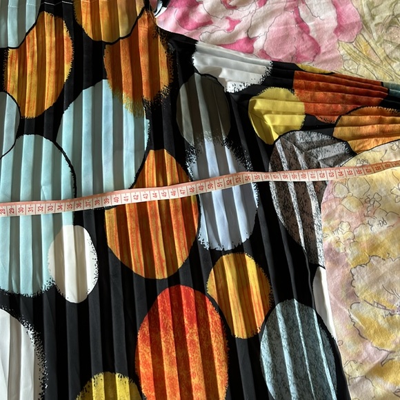 J.W. Anderson ABSTRACT SPOT PRINTED PLEATED DRESS - Picture 6 of 7